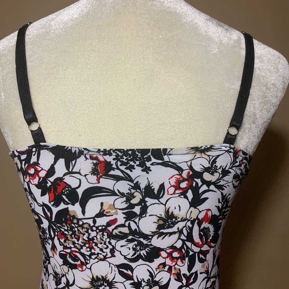 White House Black Market Top - Picture 4 of 5